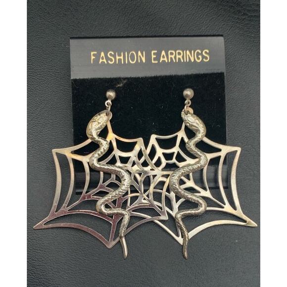 Spiderweb And Snake Lightweight Silvertone Pierced Earrings Gothic Emo Steampunk - Picture 1 of 4